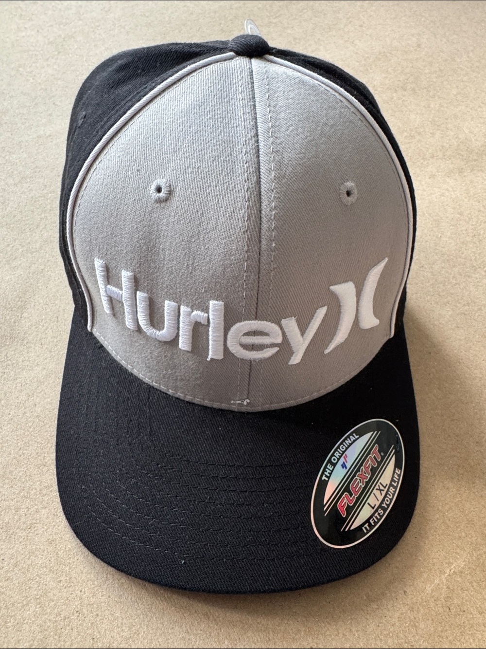 Hurley Two-Tone Gray and Black Logo Flexfit Hat